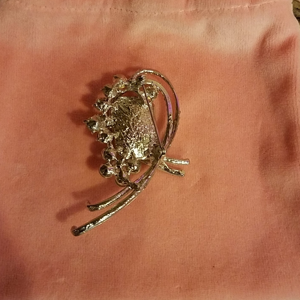 Beautiful CZ Rhinestone Brooch - Picture 6 of 8